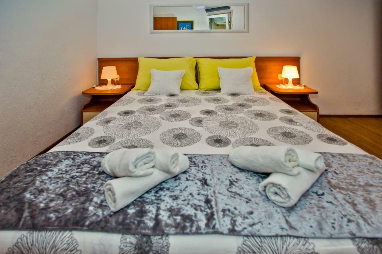 Apartments Bubalo Hvar Town Luaran gambar
