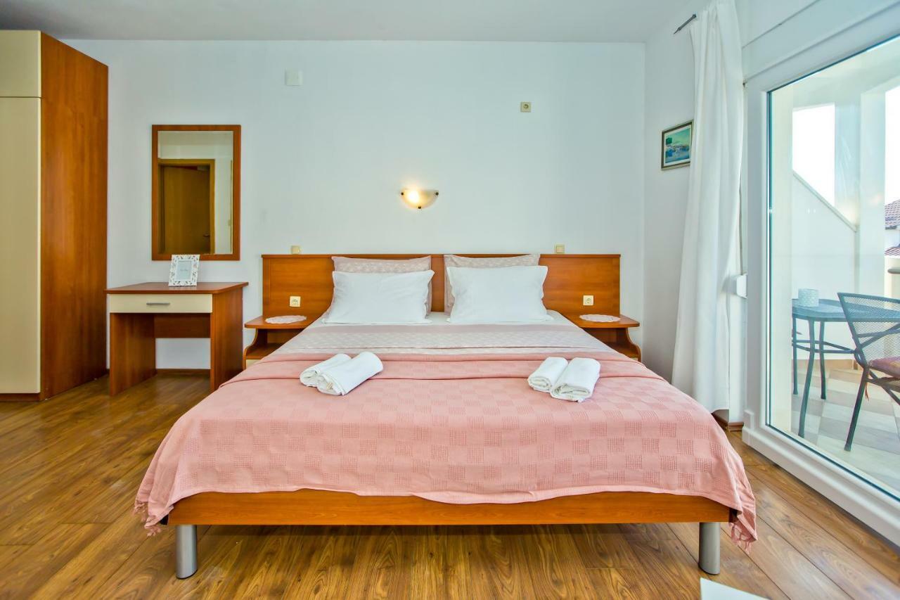 Apartments Bubalo Hvar Town Luaran gambar